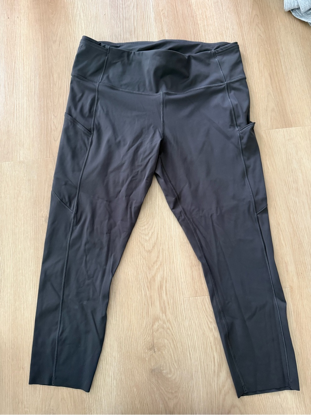 NWOT lululemon Fast and Free High-Rise crop Leggings 23” size 14